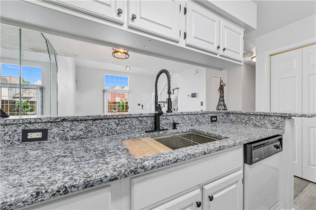 1918 Willow Point Arch, Chesapeake, VA 23320