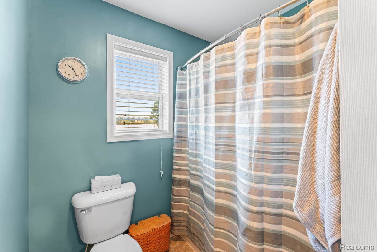 8166 Eagle Ridge Lane, HandyTownship_Livingston, MI 48836