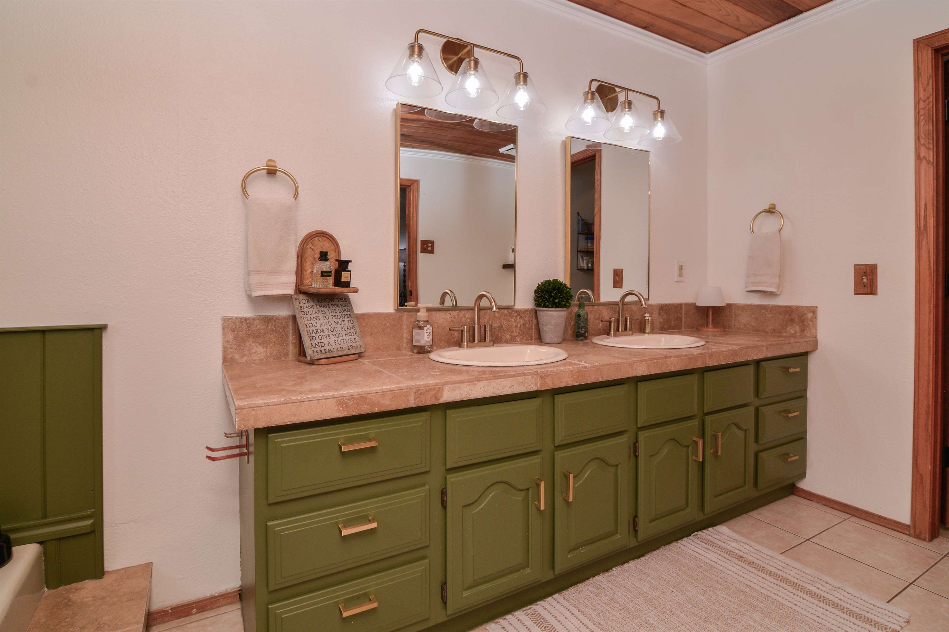 69 Lakeshore Drive, Ransom Canyon, TX 79366
