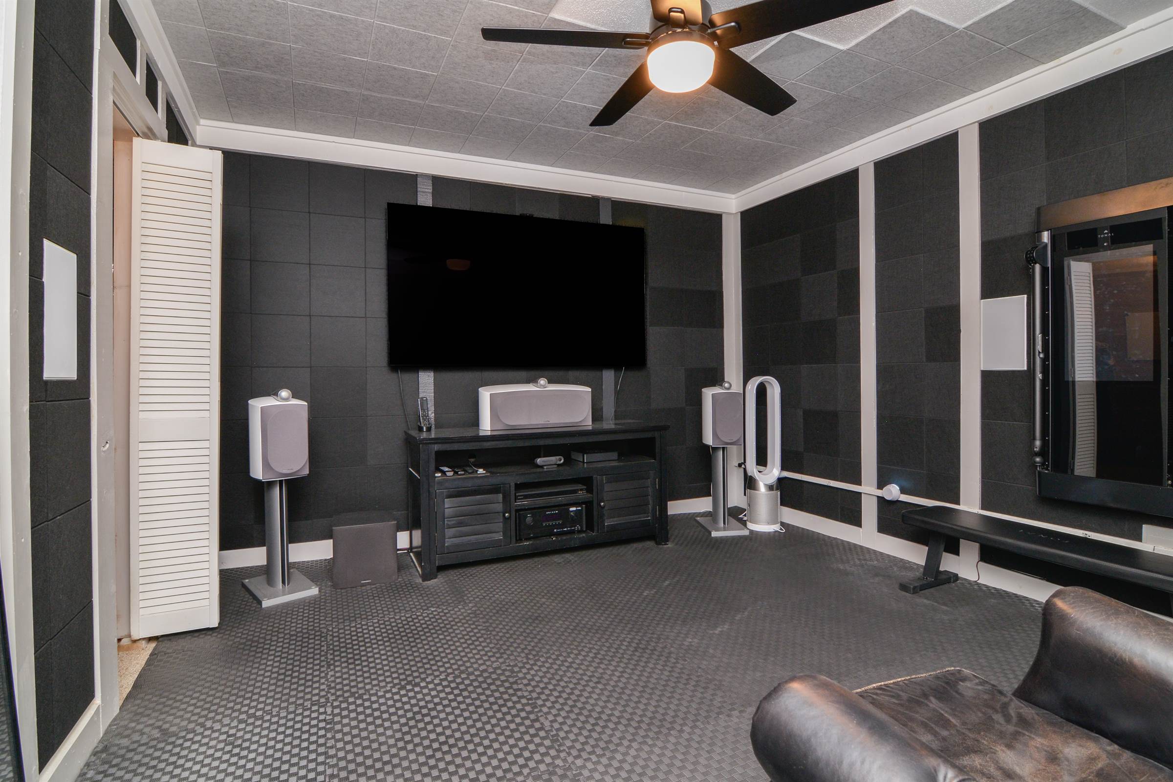 69 Lakeshore Drive, Ransom Canyon, TX 79366