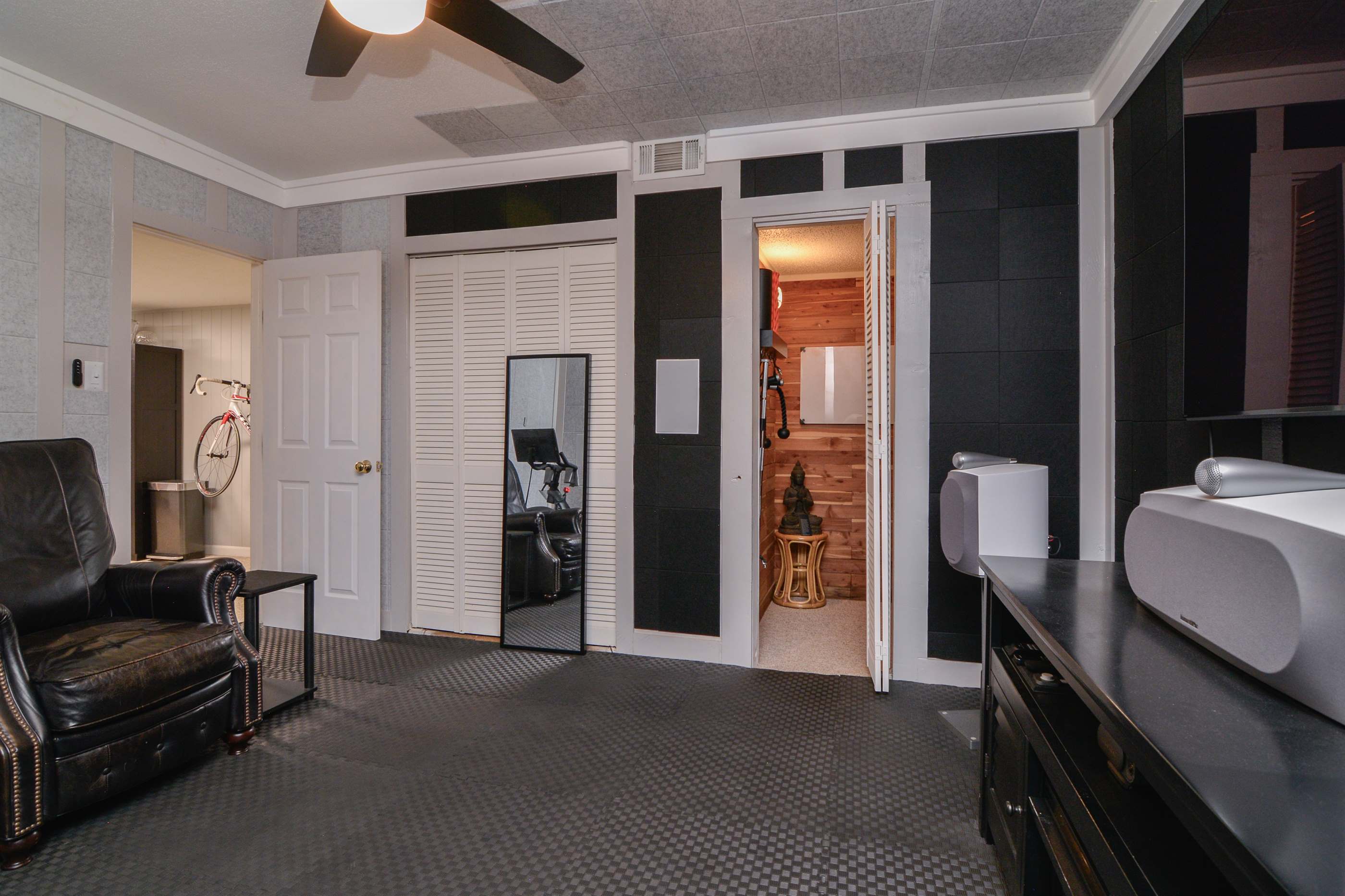 69 Lakeshore Drive, Ransom Canyon, TX 79366