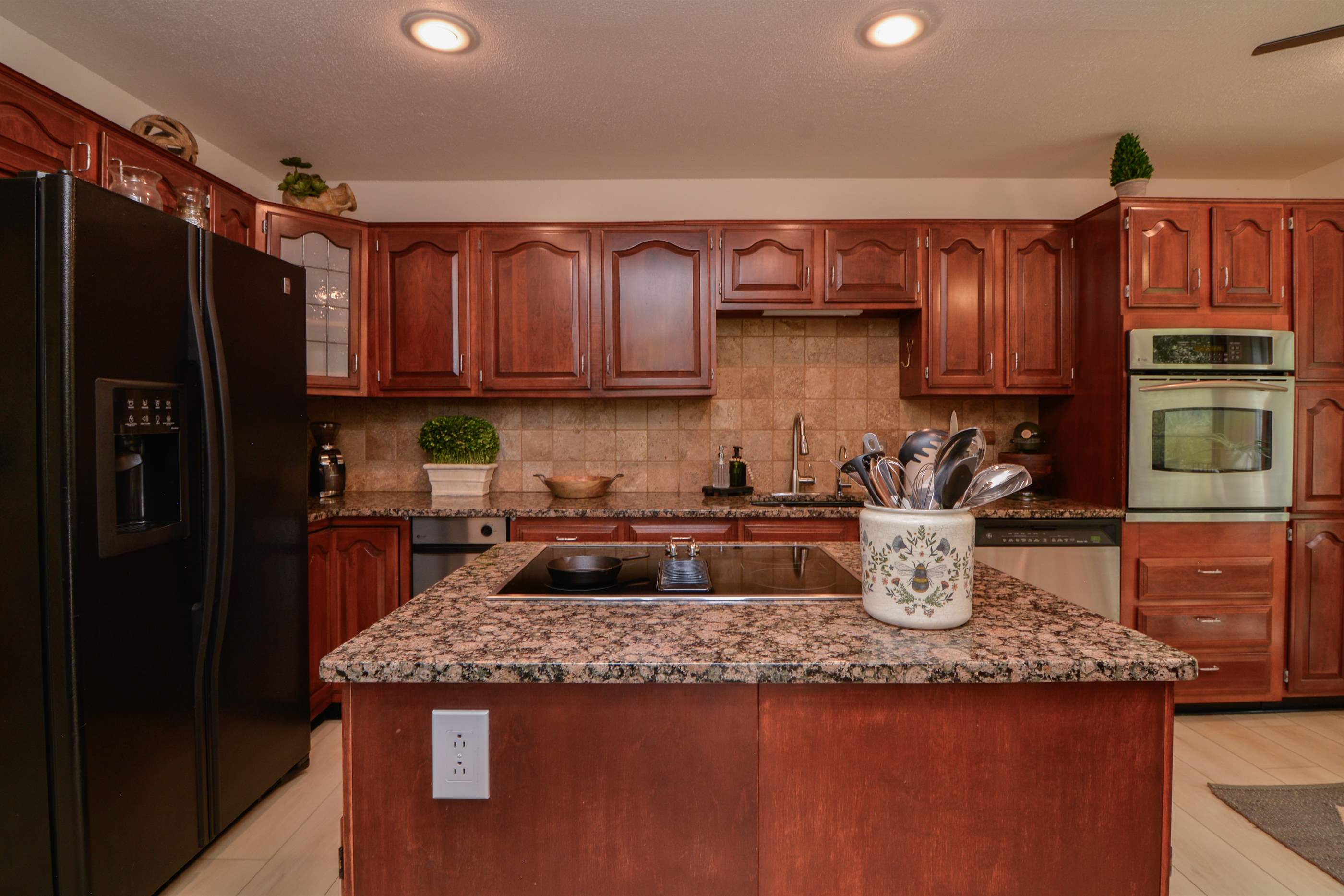 69 Lakeshore Drive, Ransom Canyon, TX 79366