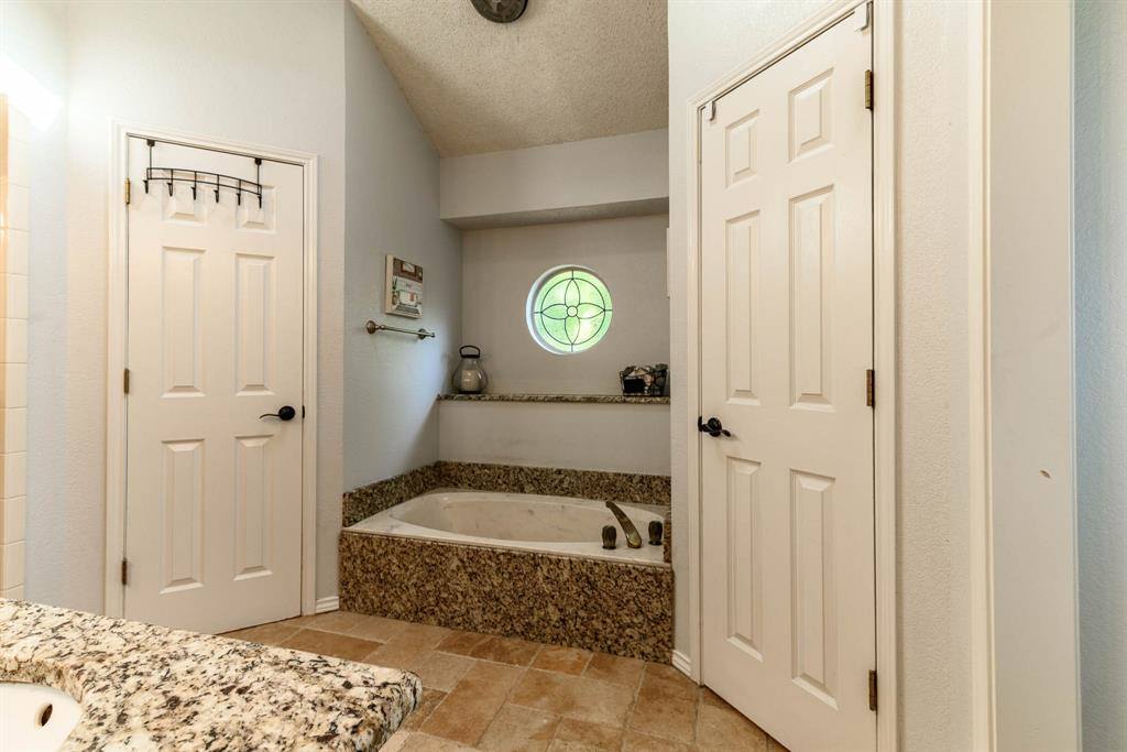 1600 Hastings Drive, Mansfield, TX 76063