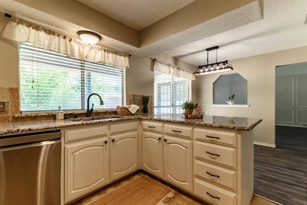 1600 Hastings Drive, Mansfield, TX 76063