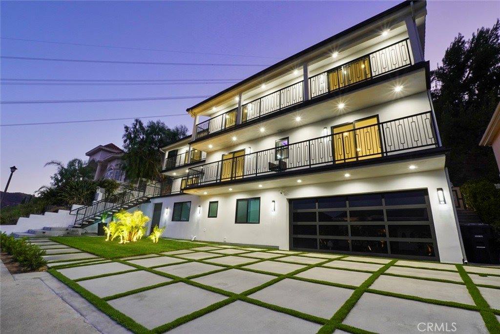 3381 Oakmont View, Glendale, CA 91208