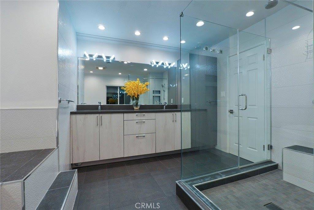 3381 Oakmont View, Glendale, CA 91208