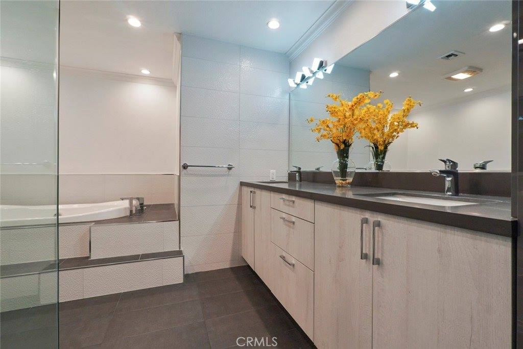 3381 Oakmont View, Glendale, CA 91208