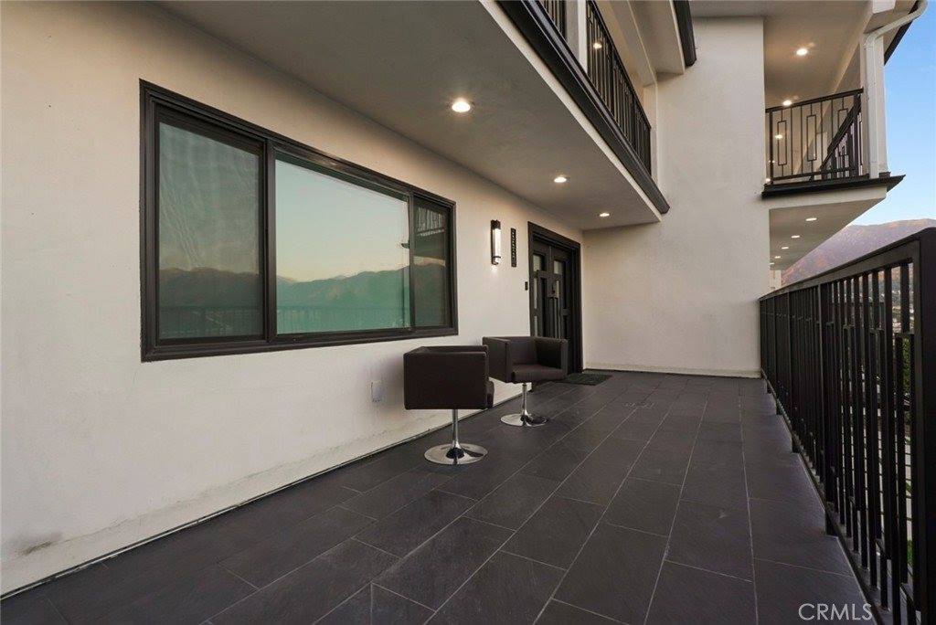 3381 Oakmont View, Glendale, CA 91208