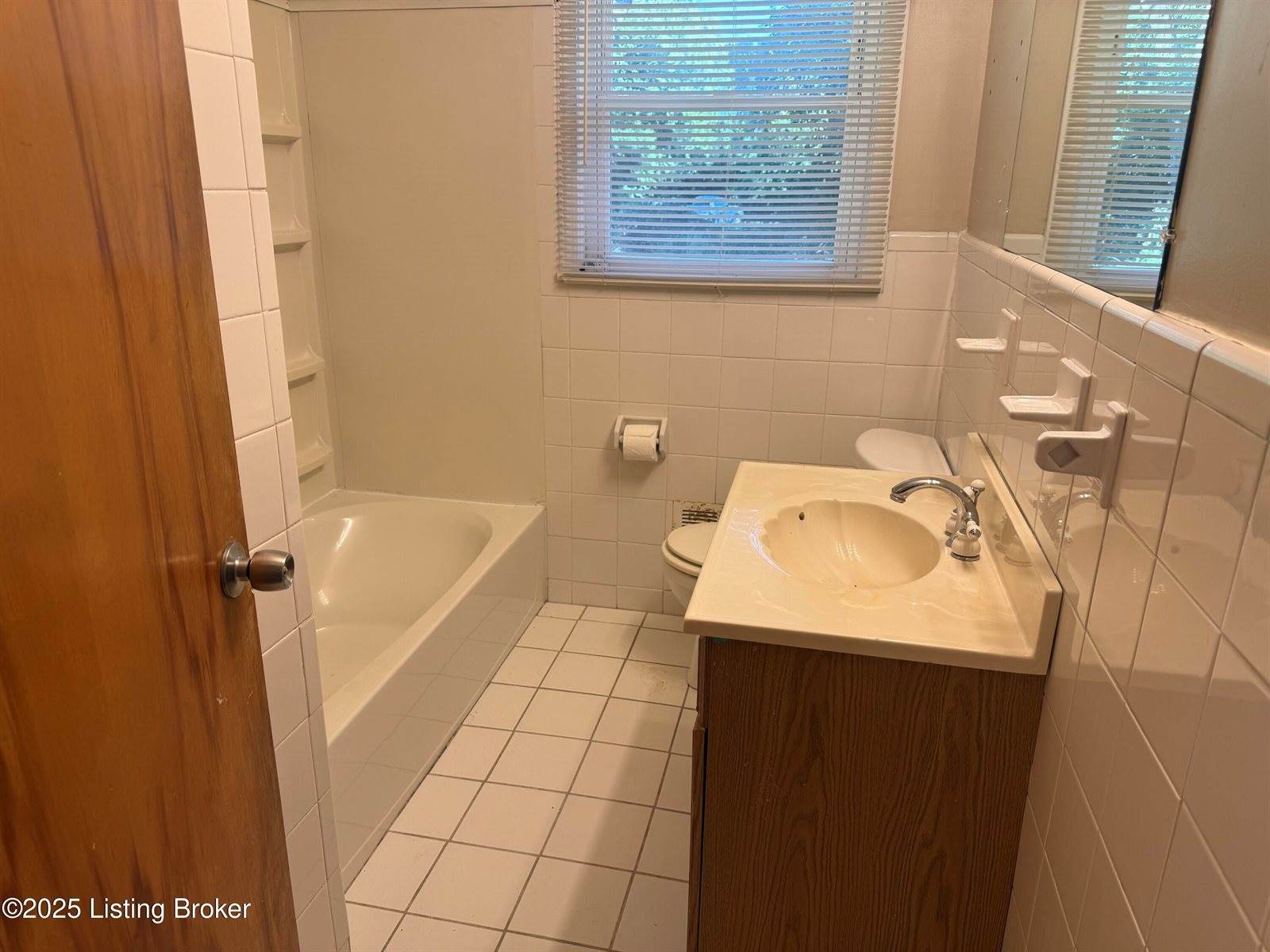 5301 Adkins Rd, Louisville, KY 40219