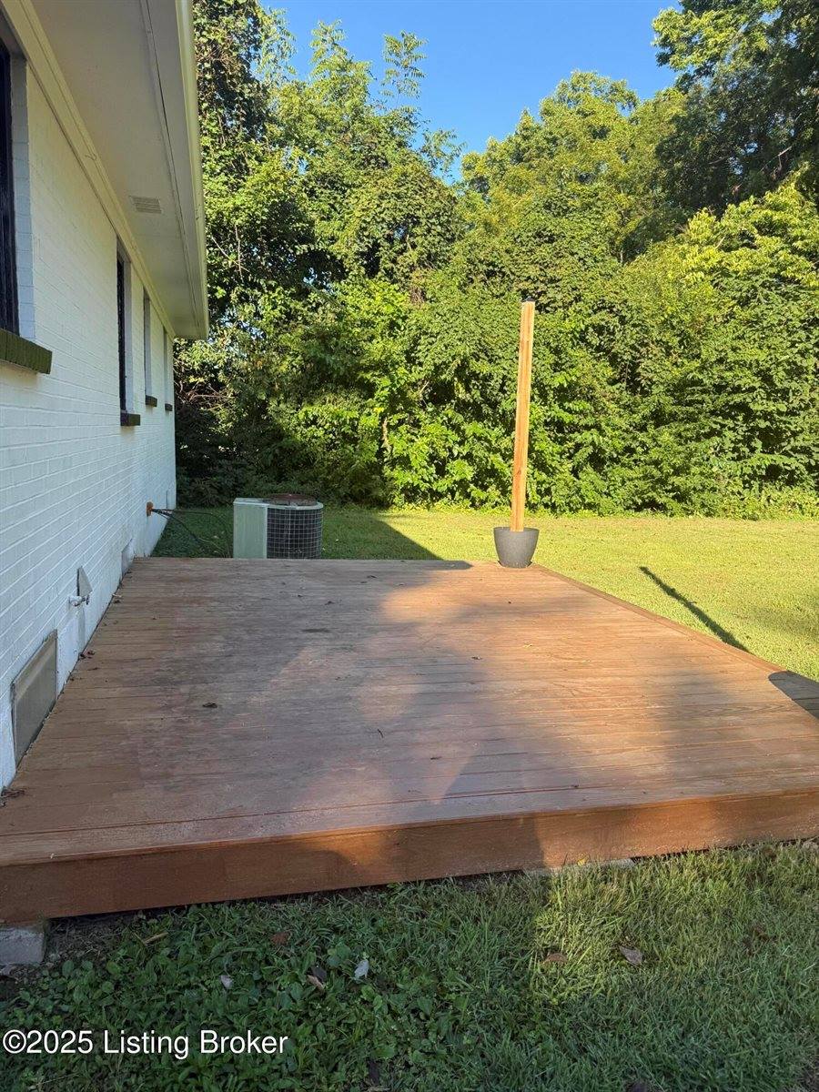 5301 Adkins Rd, Louisville, KY 40219