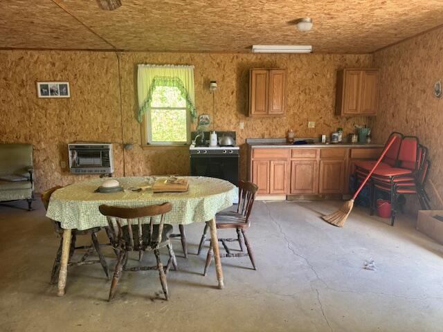 3-5 Gravy Lane, Bradford, ME 04410