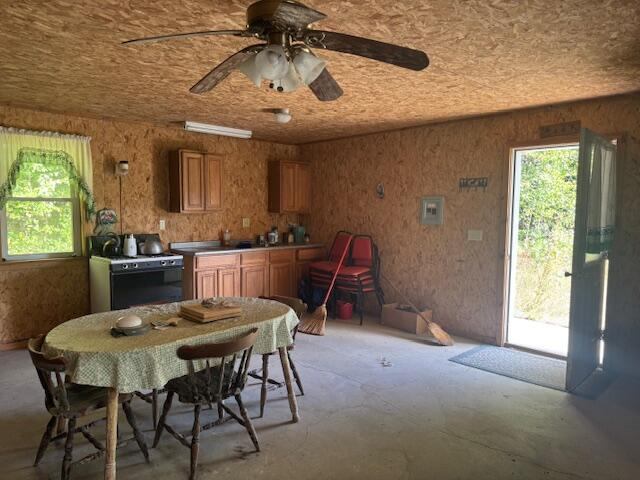 3-5 Gravy Lane, Bradford, ME 04410