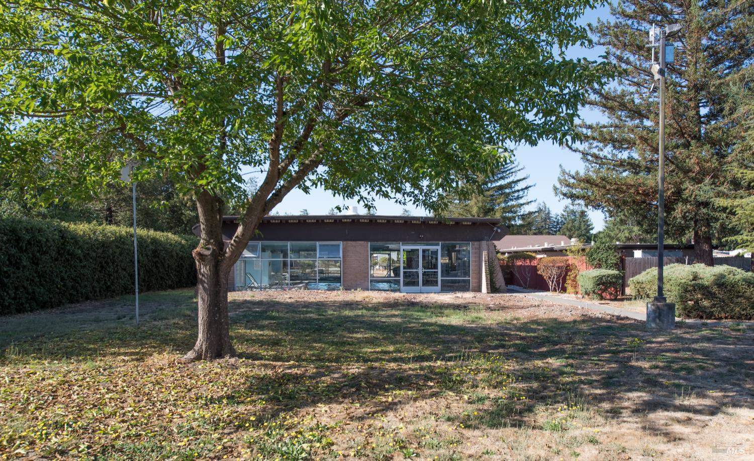 20 East Napa Drive, Petaluma, CA 94952