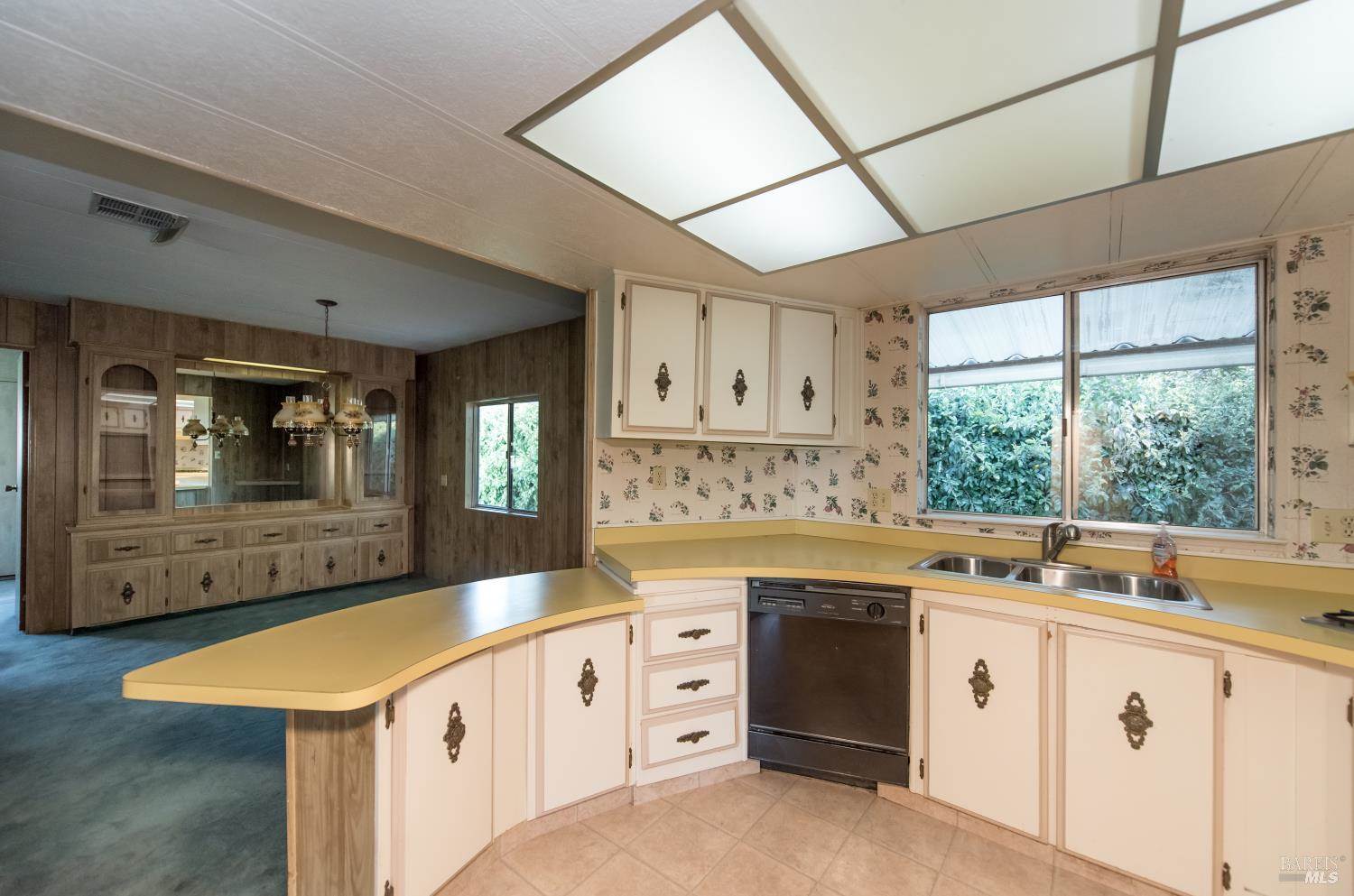 20 East Napa Drive, Petaluma, CA 94952