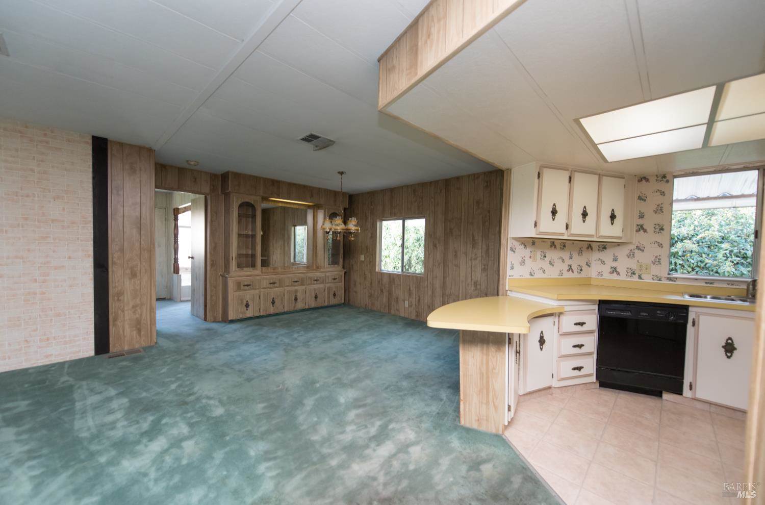 20 East Napa Drive, Petaluma, CA 94952