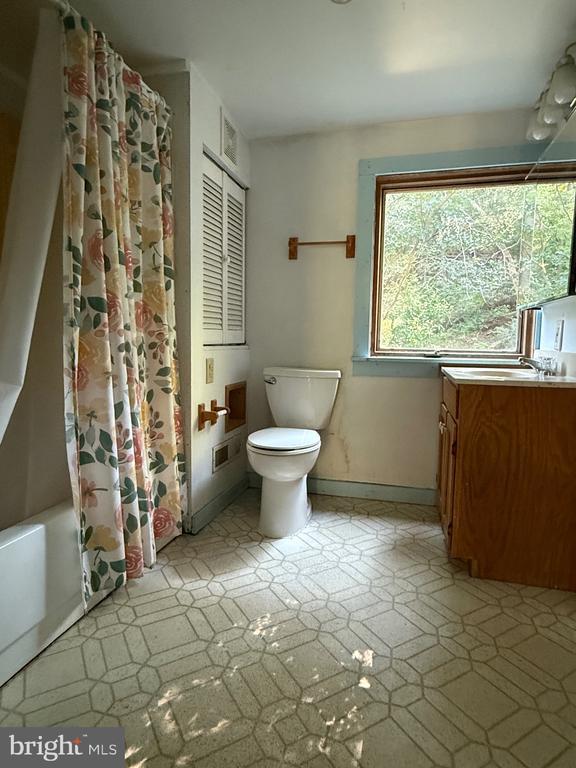 236 Piedmont Orchard Road, Linden, VA 22642