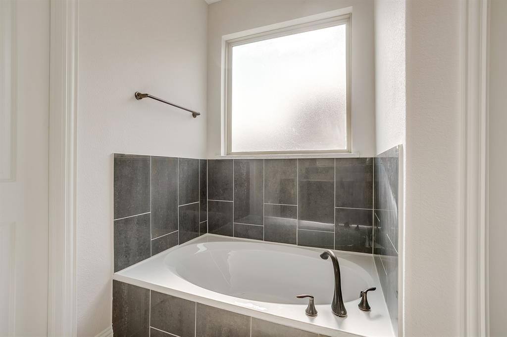 2727 Catoosa Lane, Corinth, TX 76210