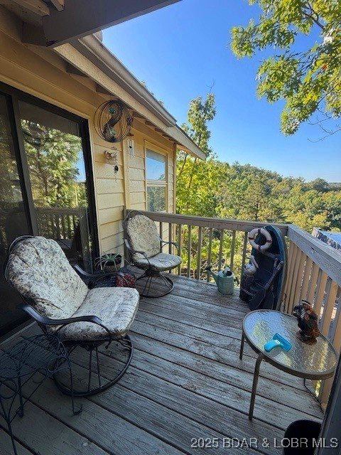 90 Channel Buoy Drive, Osage Beach, MO 65065