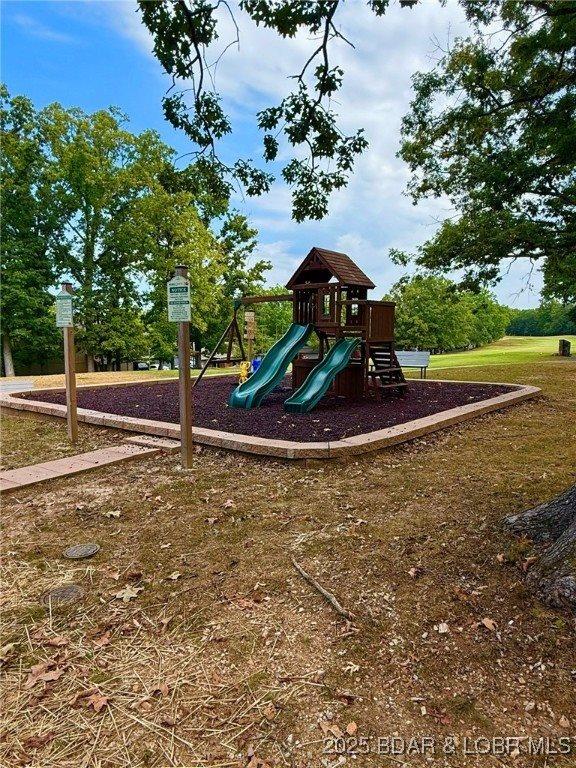 90 Channel Buoy Drive, Osage Beach, MO 65065