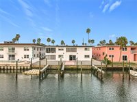 11705 3RD Street East, Treasure Island, FL 33706