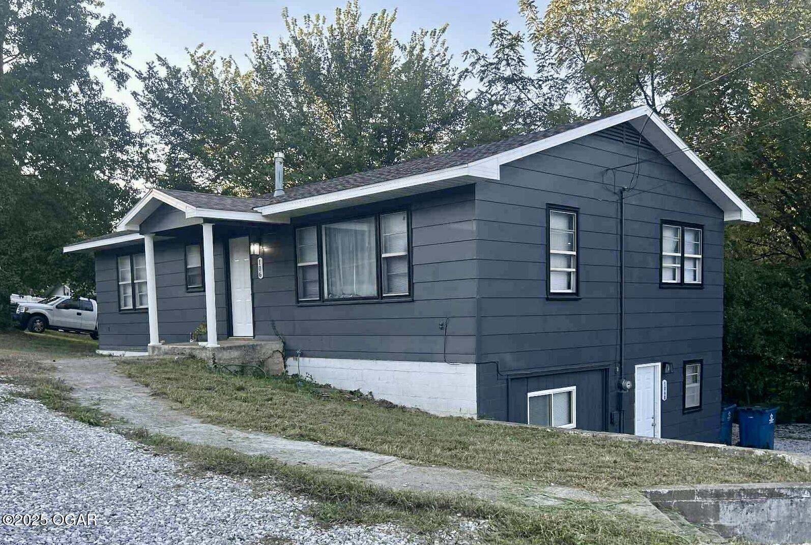 106 West South Street, Neosho, MO 64850