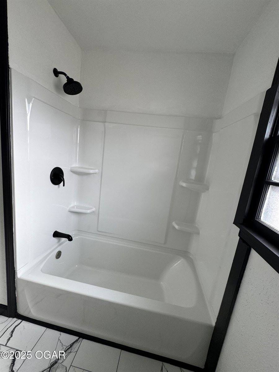 106 West South Street, Neosho, MO 64850