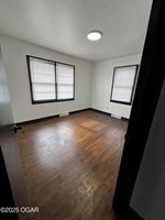 106 West South Street, Neosho, MO 64850