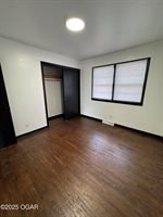 106 West South Street, Neosho, MO 64850