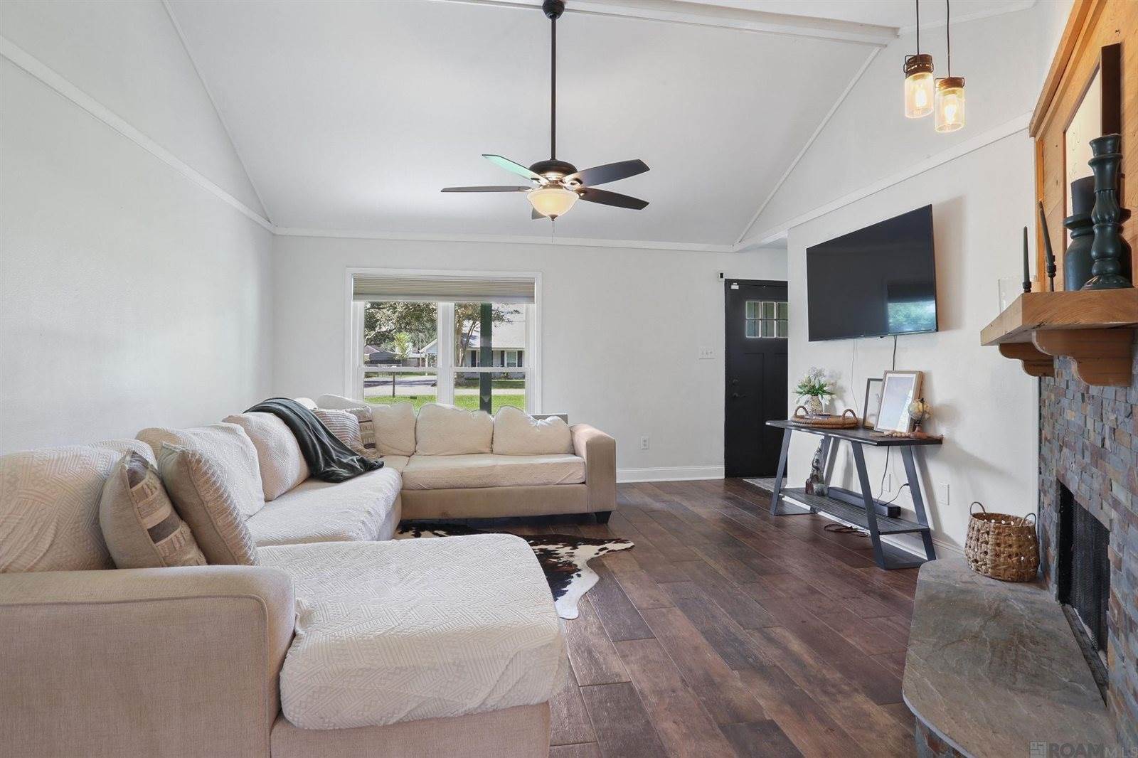 18240 Autumn View Dr, Prairieville, LA 70769