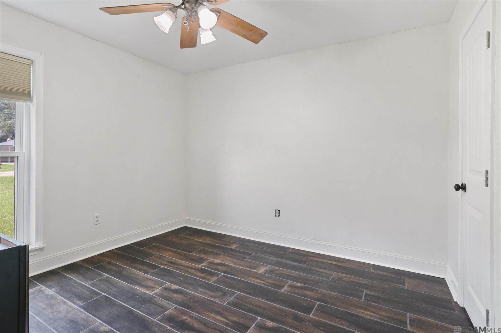 18240 Autumn View Dr, Prairieville, LA 70769