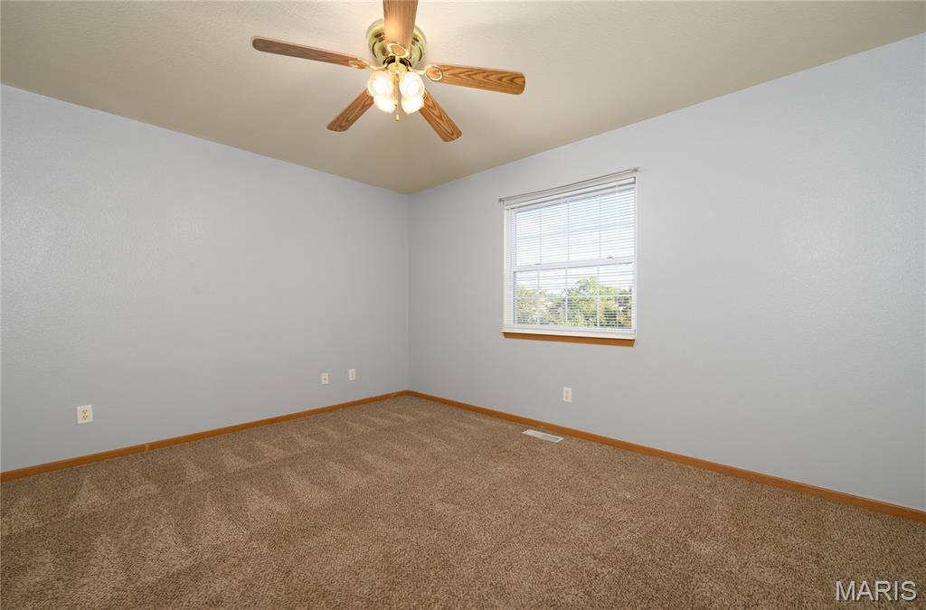 16868 Hurricane Lane, Saint Robert, MO 65584