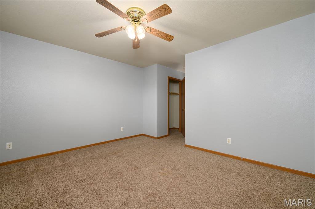 16868 Hurricane Lane, Saint Robert, MO 65584