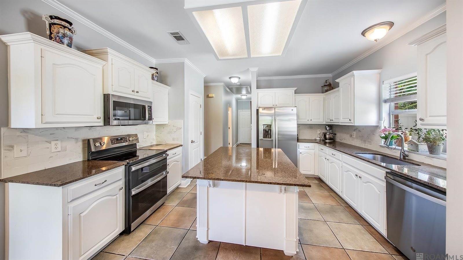 18939 Beaujolaes Ave, Baton Rouge, LA 70817