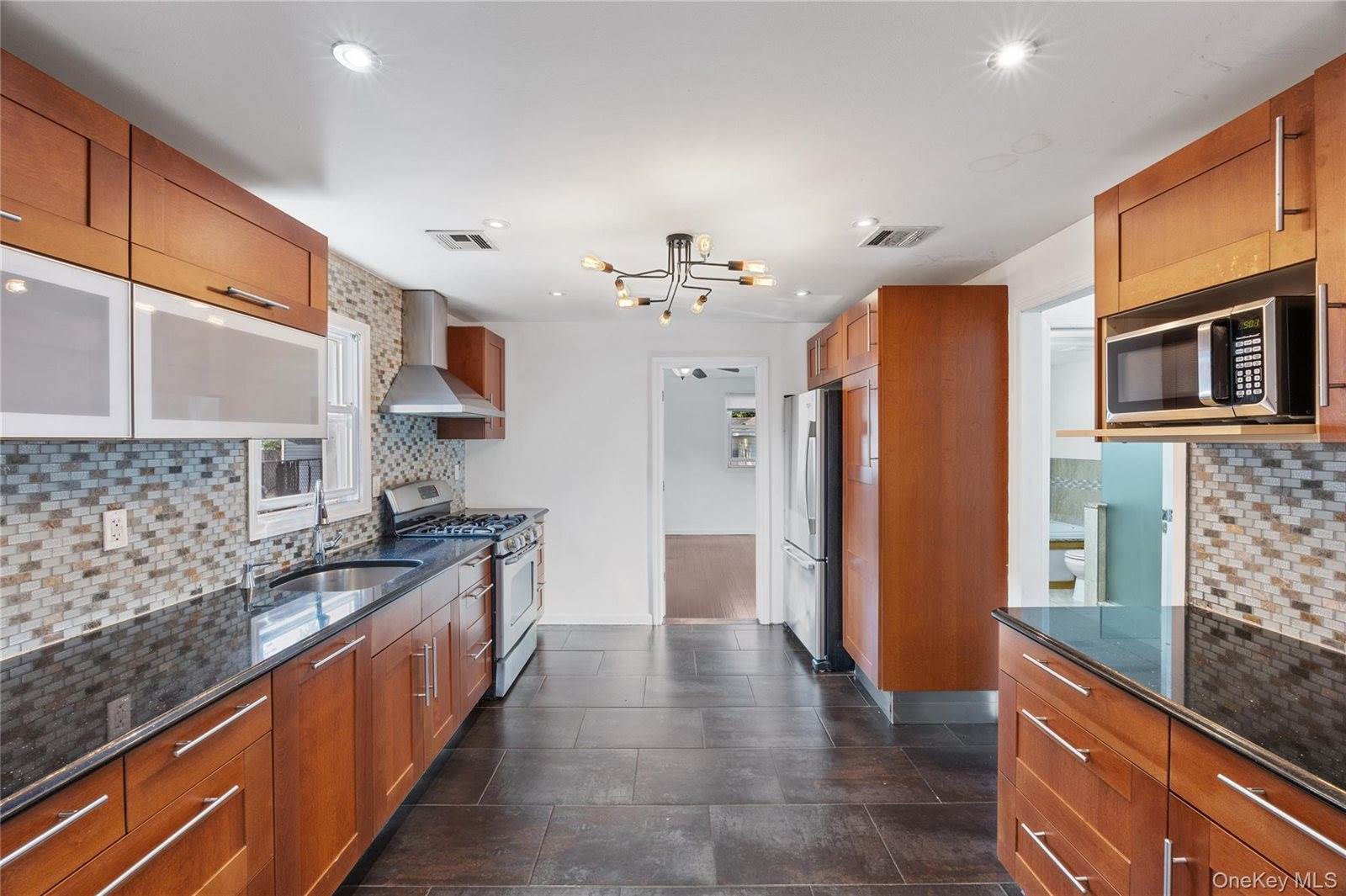 187 Botsford Street, Hempstead, NY 11550