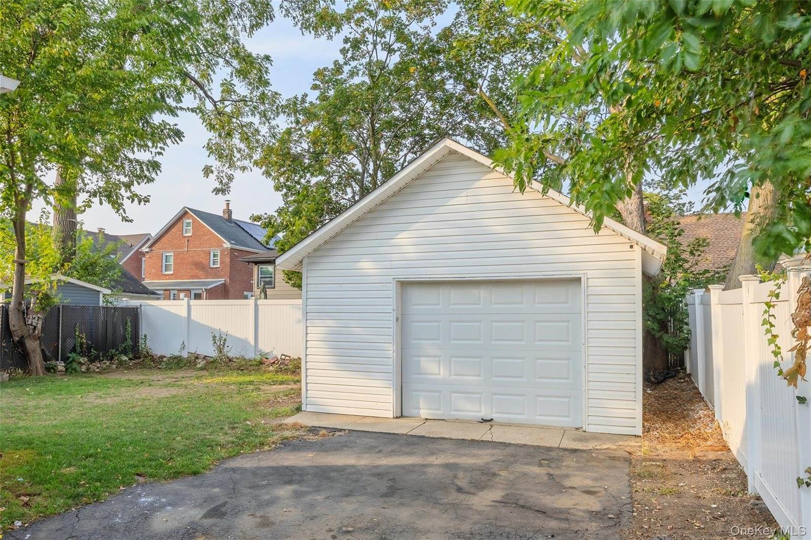 187 Botsford Street, Hempstead, NY 11550