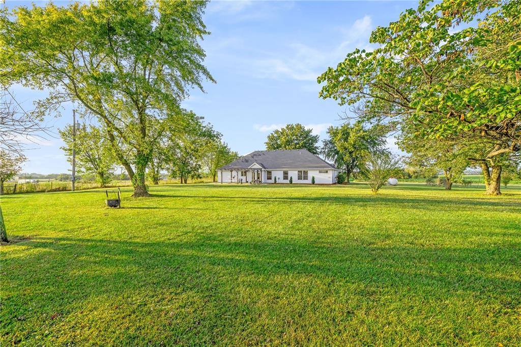 9005 NW State Route 52 N/A, Amoret, MO 64722