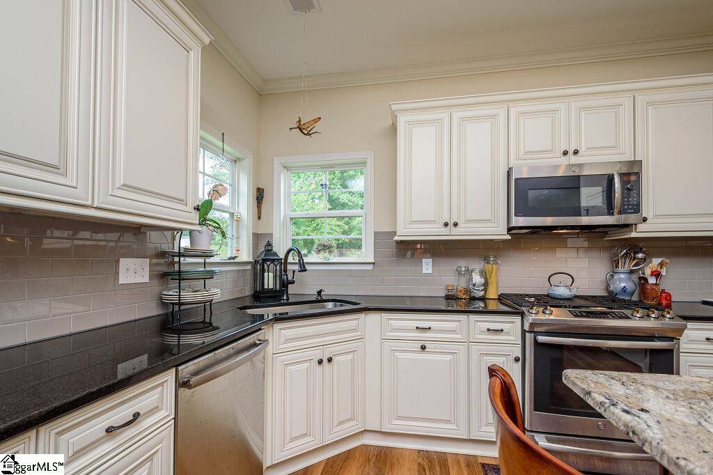 186 Page Creek, Landrum, SC 29356