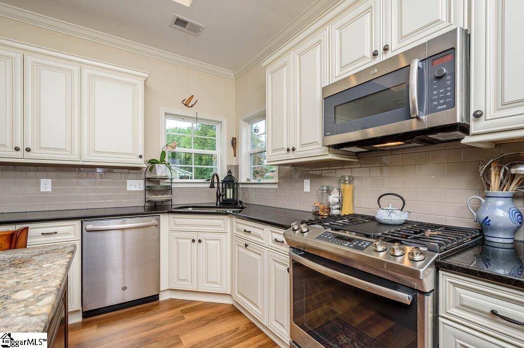 186 Page Creek, Landrum, SC 29356