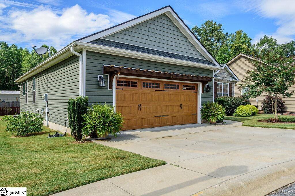 186 Page Creek, Landrum, SC 29356