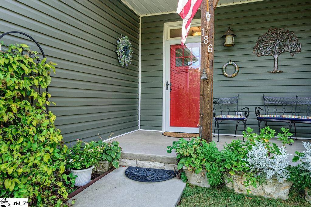 186 Page Creek, Landrum, SC 29356