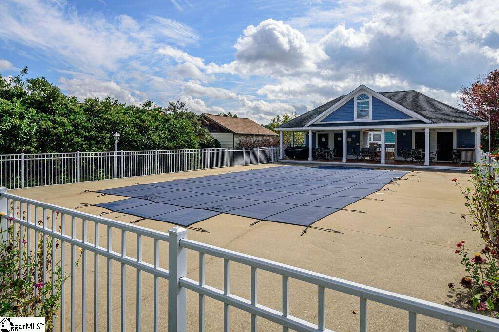 186 Page Creek, Landrum, SC 29356
