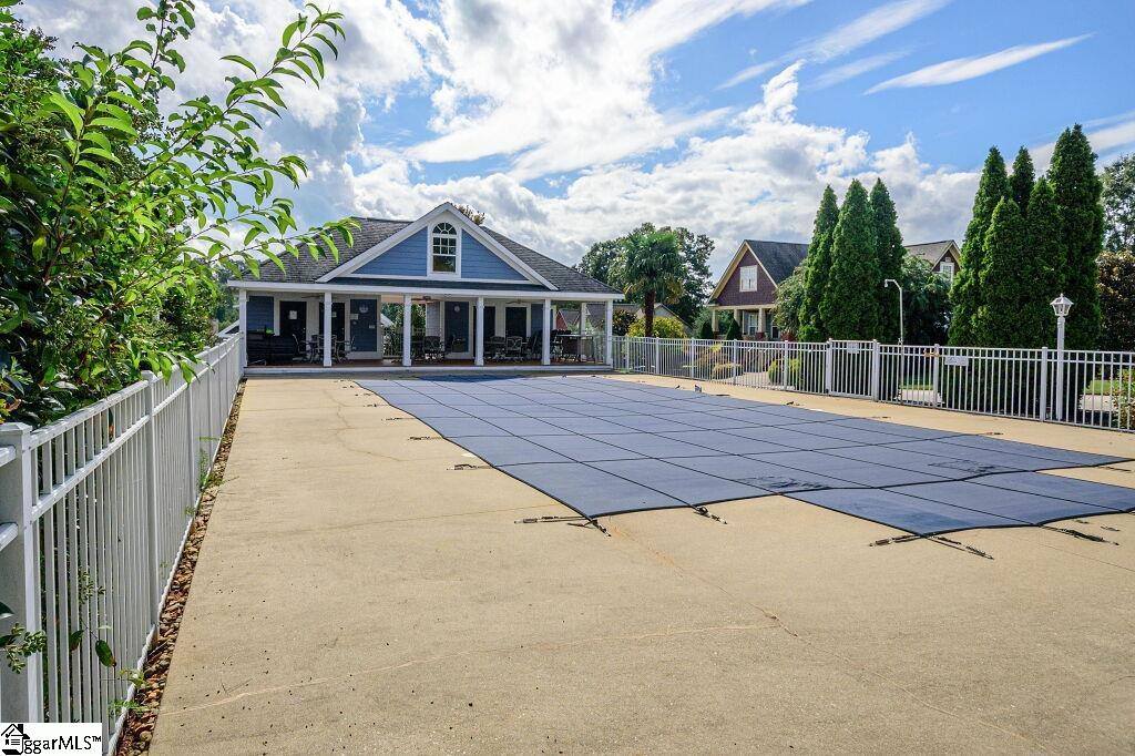186 Page Creek, Landrum, SC 29356