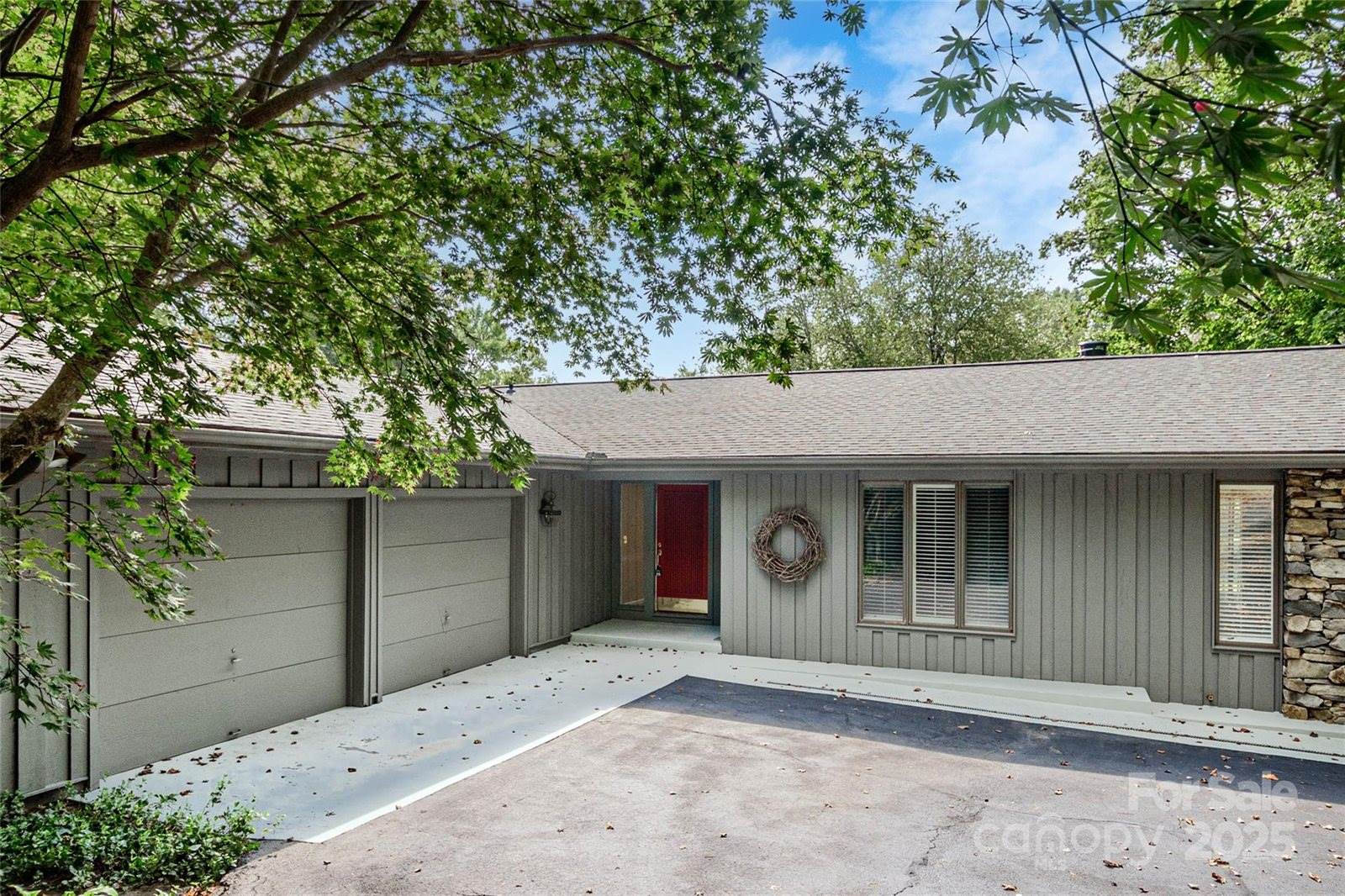 32 West Fairway Drive, Etowah, NC 28729