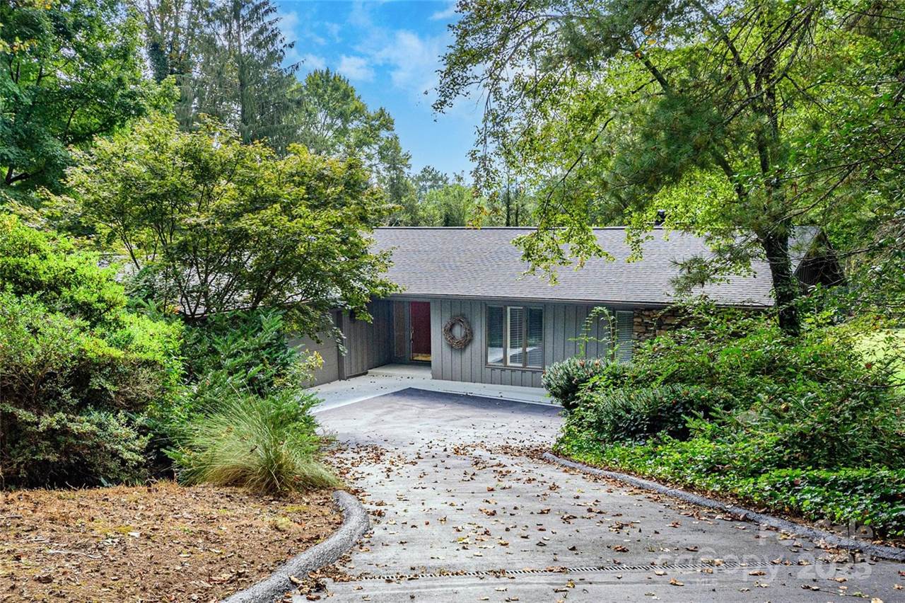 32 West Fairway Drive, Etowah, NC 28729