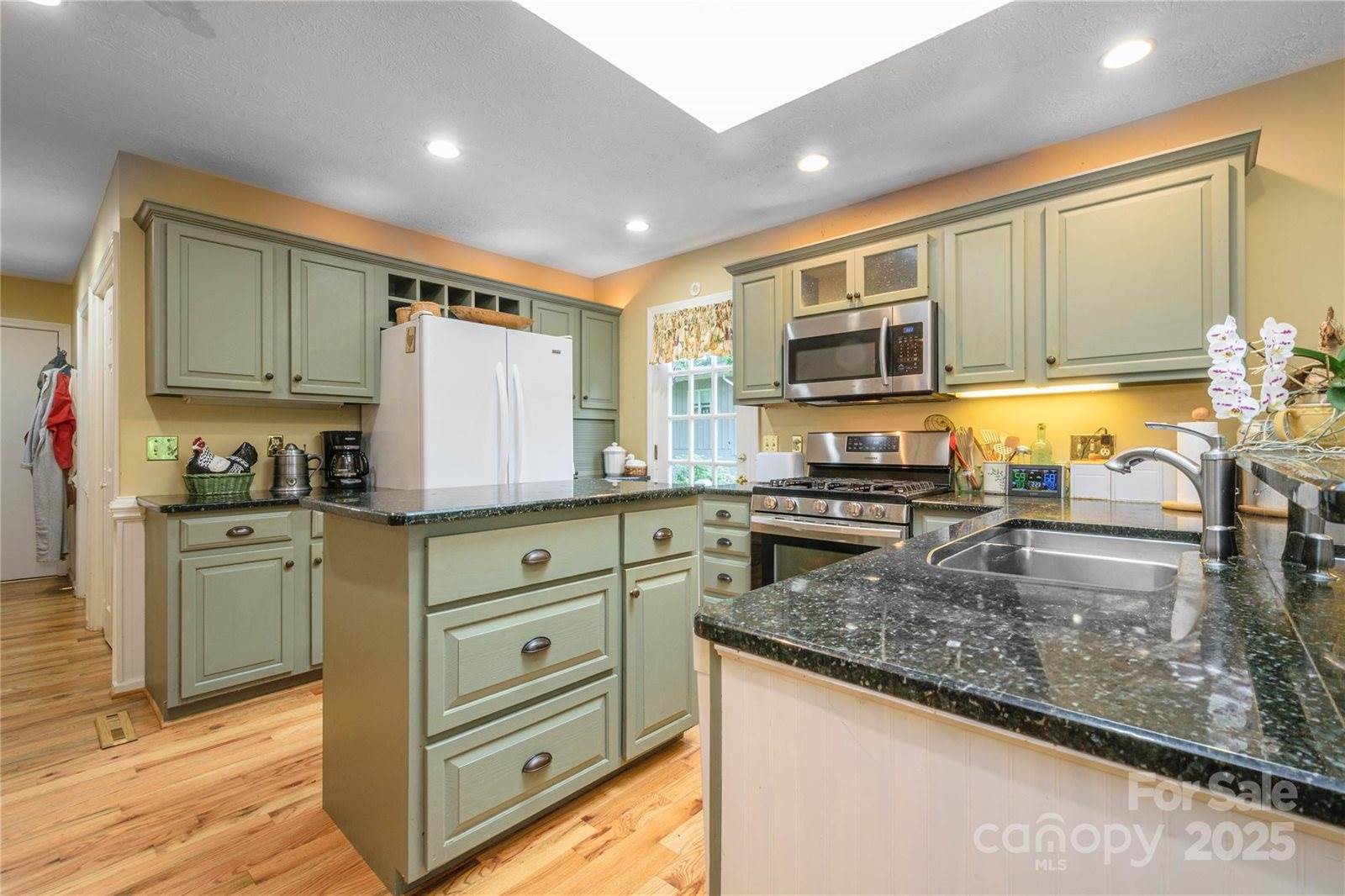 32 West Fairway Drive, Etowah, NC 28729