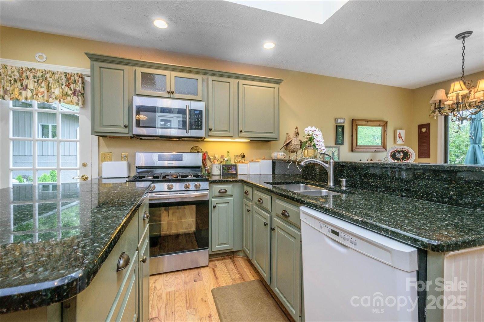 32 West Fairway Drive, Etowah, NC 28729
