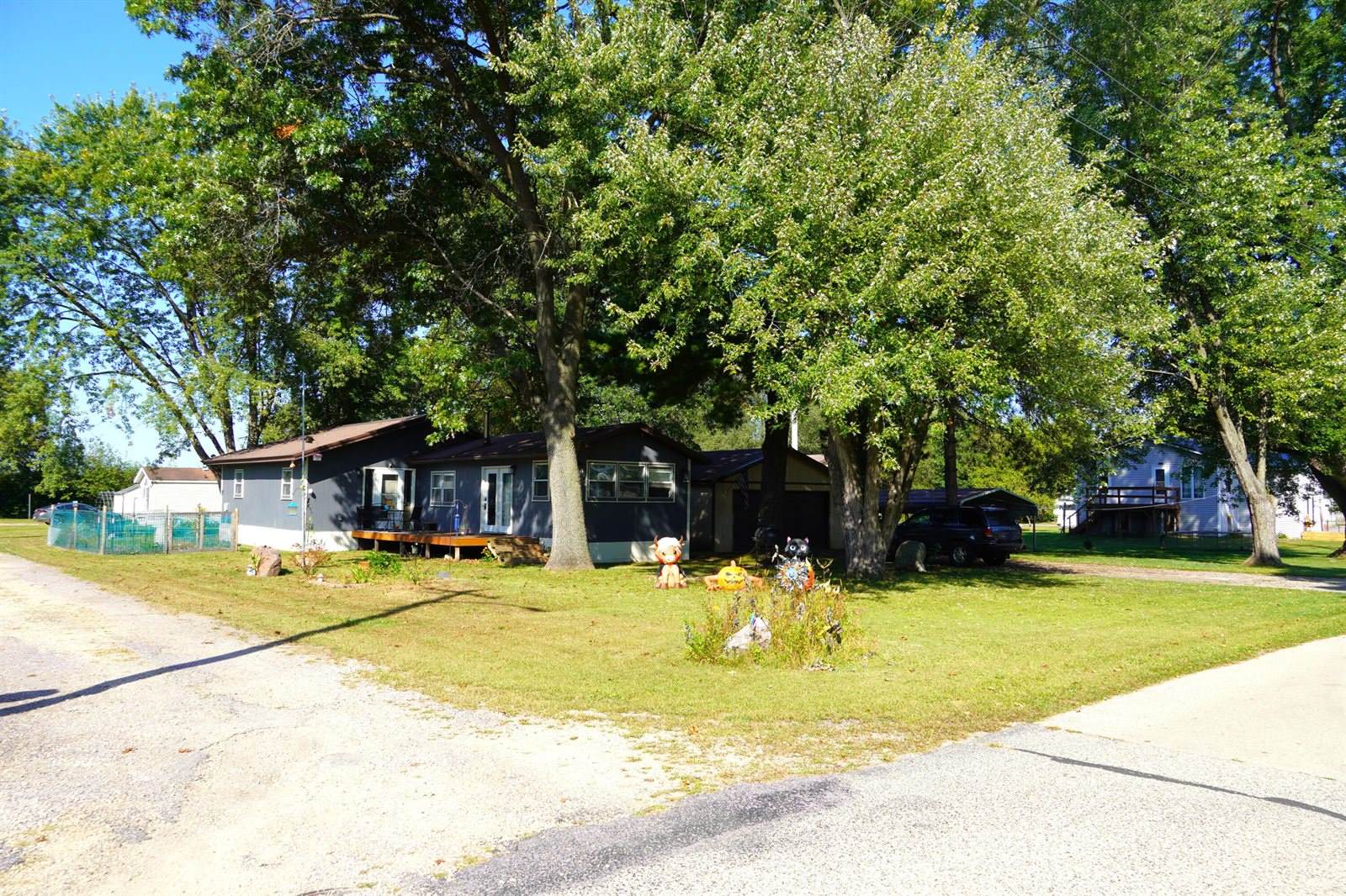 301 Martha St, Blue River, WI 53518