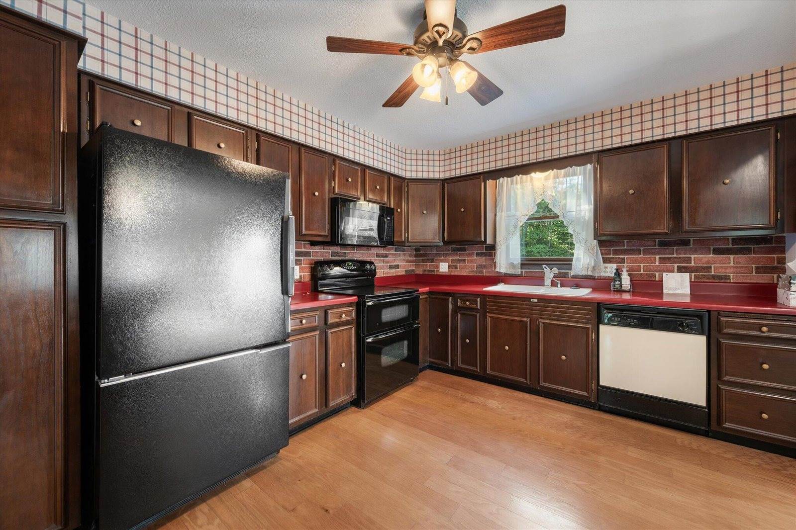 246 Plymouth Road, Carmel, ME 04419