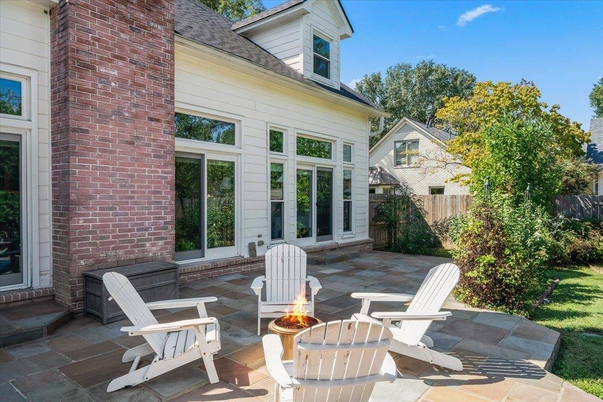 9464 Doe Meadow Dr, Germantown, TN 38139