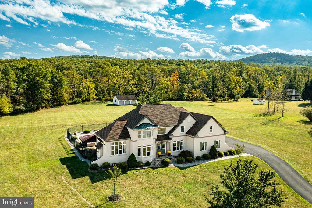 174 Blackwood Lane, Douglassville, PA 19518